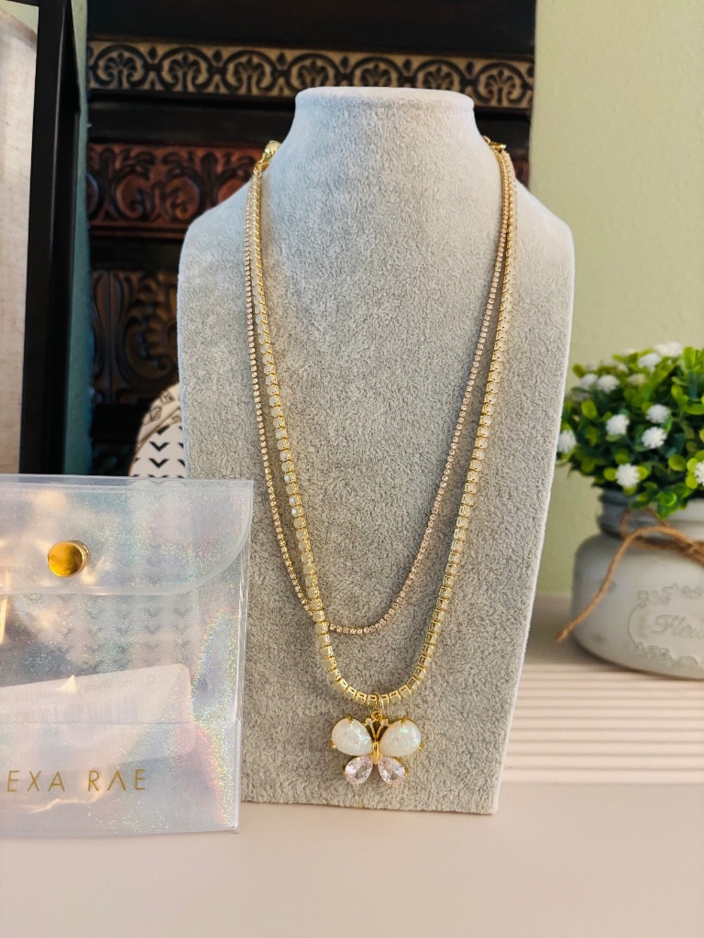 Bar by Alexa Rae Come Away Tonight Necklace - Gold